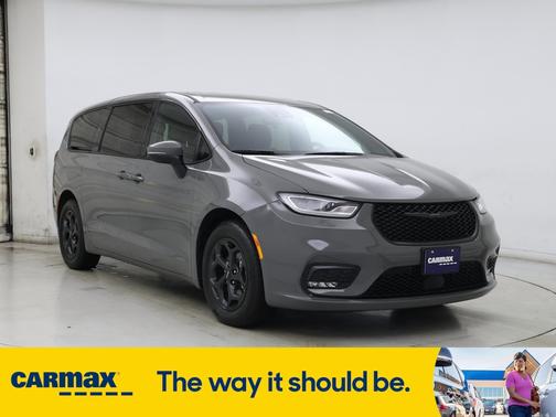 2023 Chrysler Pacifica Hybrid Touring L