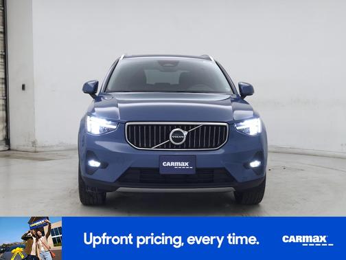 2023 Volvo XC40 B5 Plus Bright Theme
