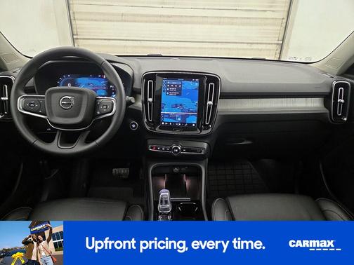 2023 Volvo XC40 B5 Plus Bright Theme
