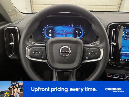 2023 Volvo XC40 B5 Plus Bright Theme