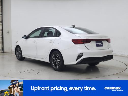 White 2022 Kia Forte LXS
