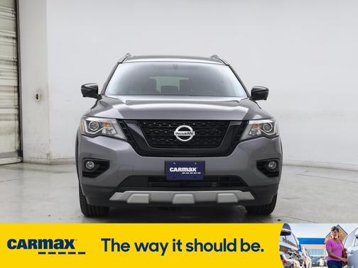 2020 Nissan Pathfinder SL