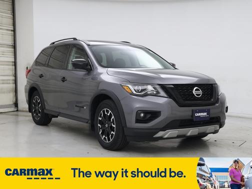 2020 Nissan Pathfinder SL