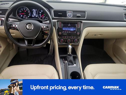 2017 Volkswagen Passat R-Line