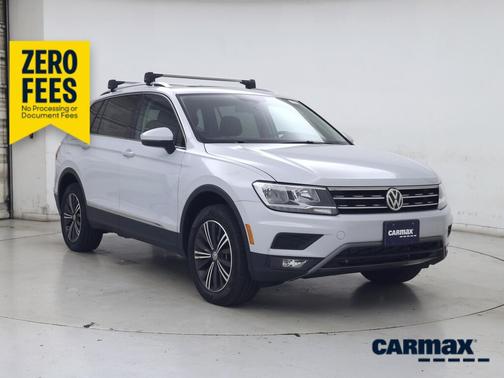 White 2018 Volkswagen Tiguan SEL