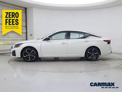 White 2024 Nissan Altima SR