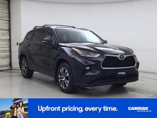 Black 2021 Toyota Highlander XLE