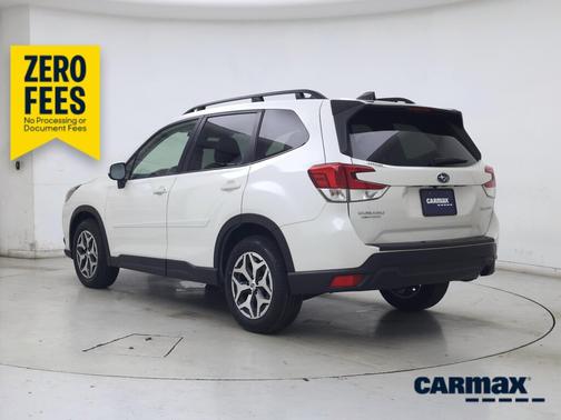 White 2024 Subaru Forester Premium