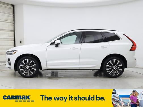 2022 Volvo XC60 B5 Momentum