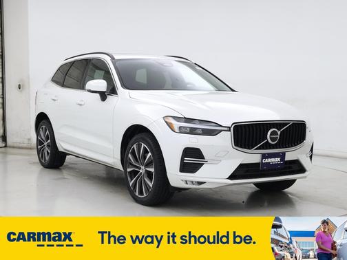2022 Volvo XC60 B5 Momentum