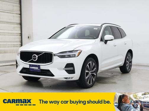 2022 Volvo XC60 B5 Momentum