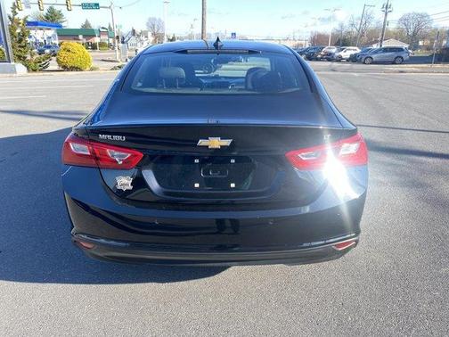 Mosaic Black Metallic 2024 Chevrolet Malibu LT