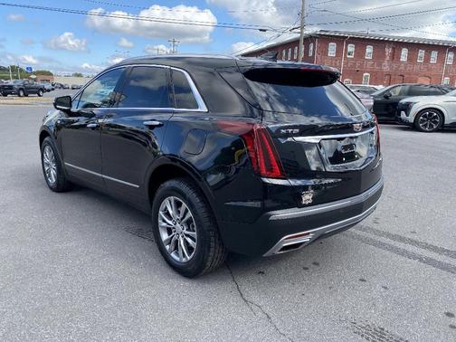 2022 Cadillac XT5 Premium Luxury