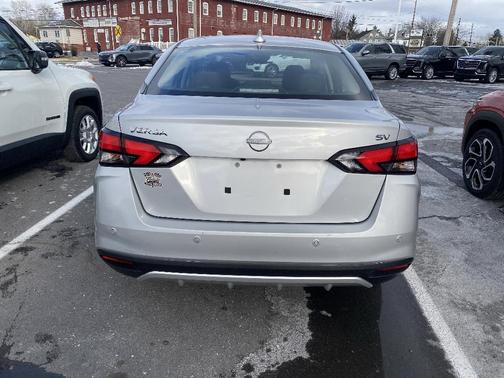 2023 Nissan Versa 1.6 SV