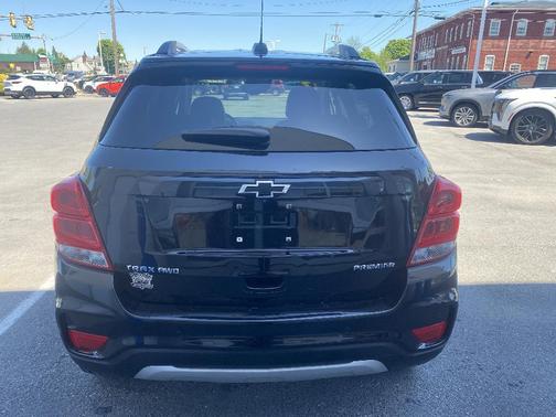 Mosaic Black Metallic 2019 Chevrolet Trax Premier