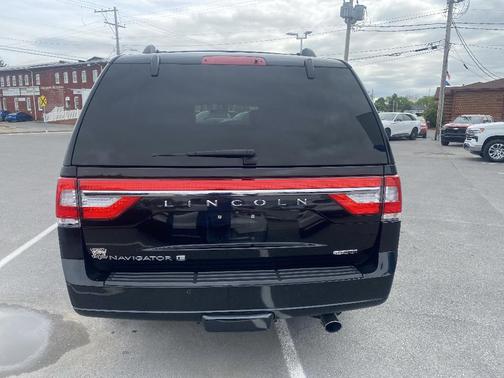 Black 2016 Lincoln Navigator L Select
