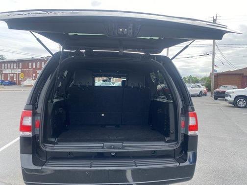 Black 2016 Lincoln Navigator L Select