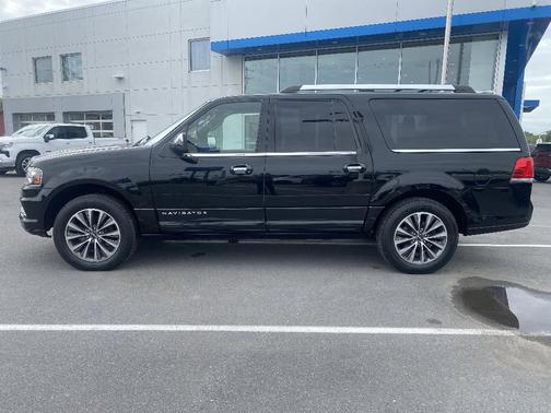 Black 2016 Lincoln Navigator L Select