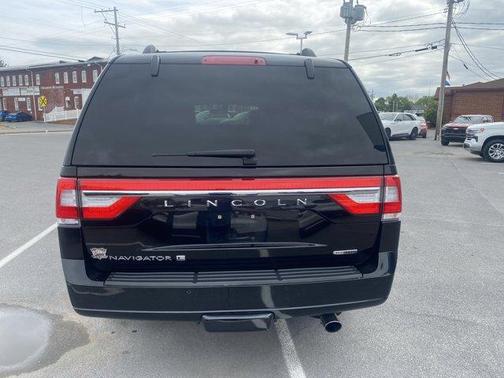 Black 2016 Lincoln Navigator L Select