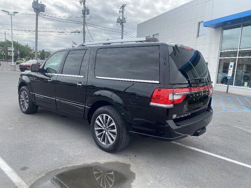 Black 2016 Lincoln Navigator L Select