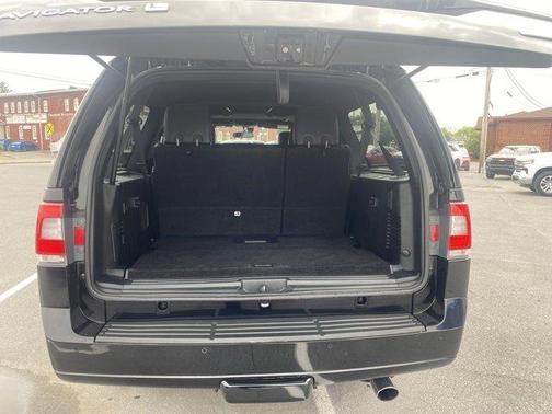 Black 2016 Lincoln Navigator L Select