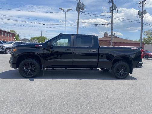 Black 2022 Chevrolet Silverado 1500 Custom Trail Boss