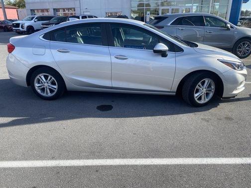 Silver Ice Metallic 2016 Chevrolet Cruze LT Automatic