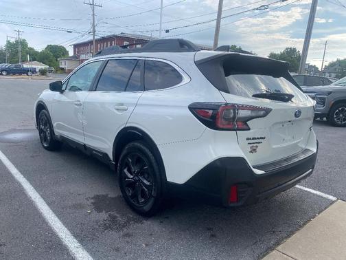 Crystal White Pearl 2020 Subaru Outback Onyx Edition XT