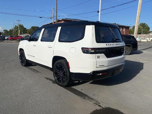 Bright White Clearcoat 2023 Jeep Grand Wagoneer Series III
