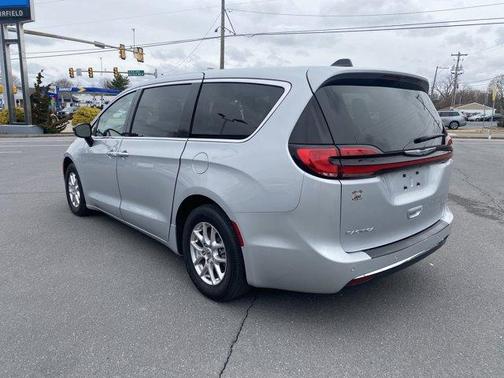 Silver Mist Clearcoat 2024 Chrysler Pacifica Touring-L