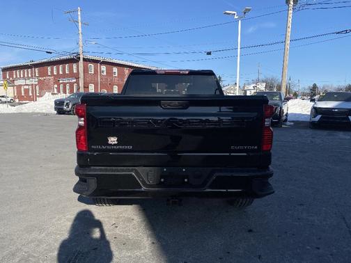 2023 Chevrolet Silverado 1500 Custom