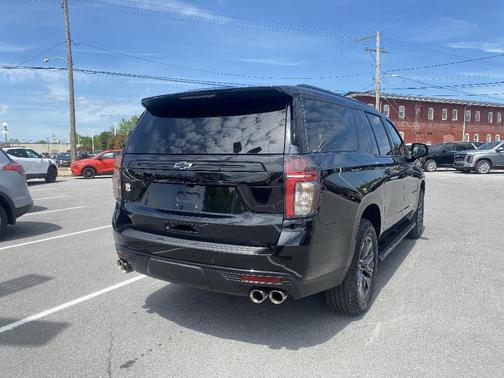 Black 2024 Chevrolet Suburban Z71