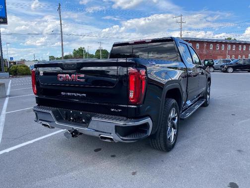 Onyx Black 2023 GMC Sierra 1500 SLT