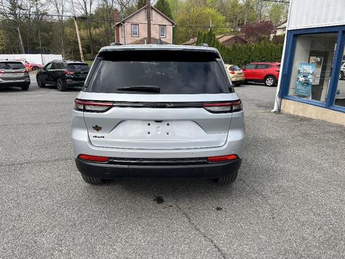 2024 Jeep Grand Cherokee Laredo