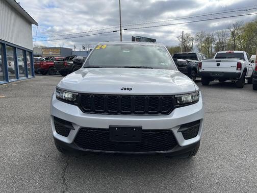 2024 Jeep Grand Cherokee Laredo