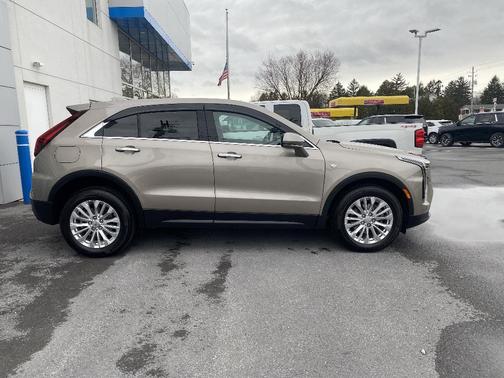 2024 Cadillac XT4 Luxury