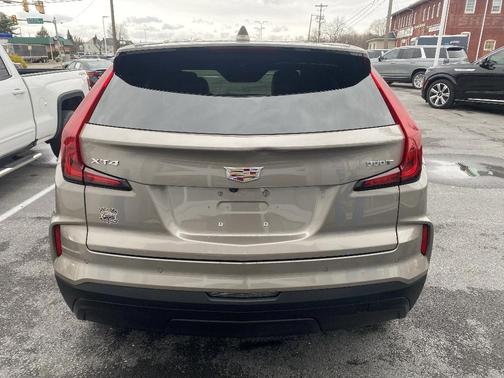 2024 Cadillac XT4 Luxury