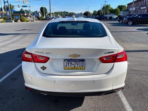 Iridescent Pearl Tricoat 2017 Chevrolet Malibu Premier