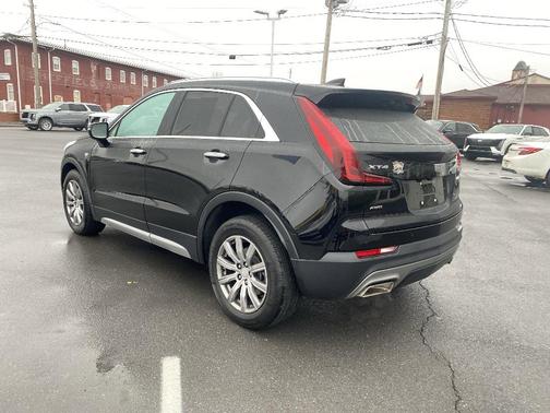 2022 Cadillac XT4 Premium Luxury