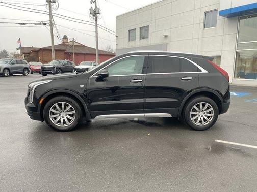 Stellar Black Metallic 2022 Cadillac XT4 Premium Luxury