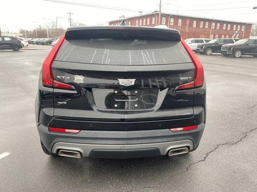 Stellar Black Metallic 2022 Cadillac XT4 Premium Luxury