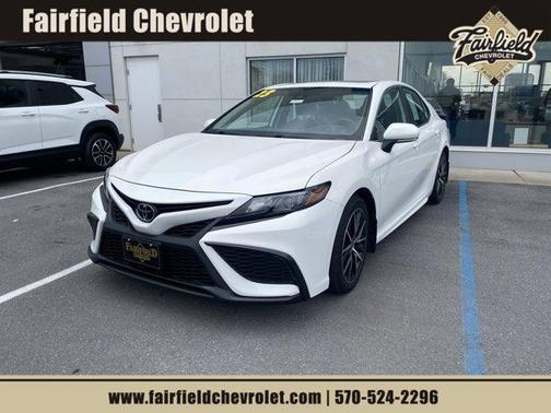White 2023 Toyota Camry SE