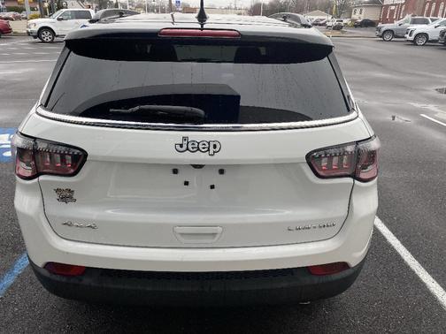 White 2022 Jeep Compass Limited