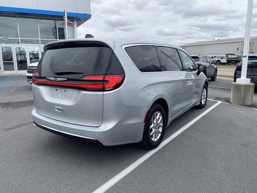 Silver Mist Clearcoat 2024 Chrysler Pacifica Touring-L