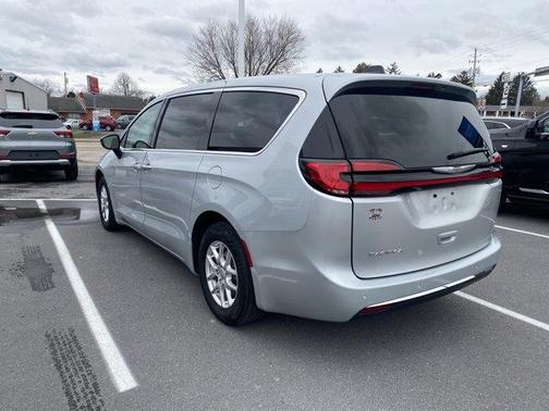 Silver Mist Clearcoat 2024 Chrysler Pacifica Touring-L