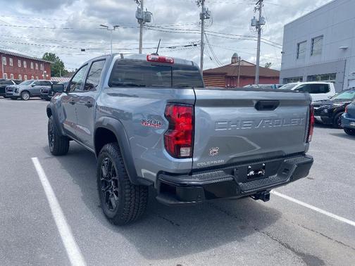 Sterling Gray Metallic 2026 Chevrolet Colorado Trail Boss