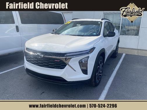 Summit White 2026 Chevrolet Trax 2RS