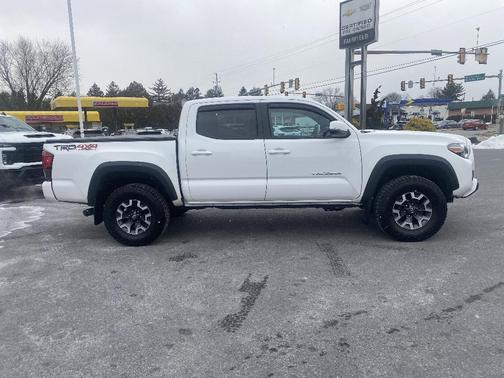 2019 Toyota Tacoma SR