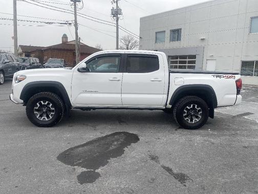 2019 Toyota Tacoma SR
