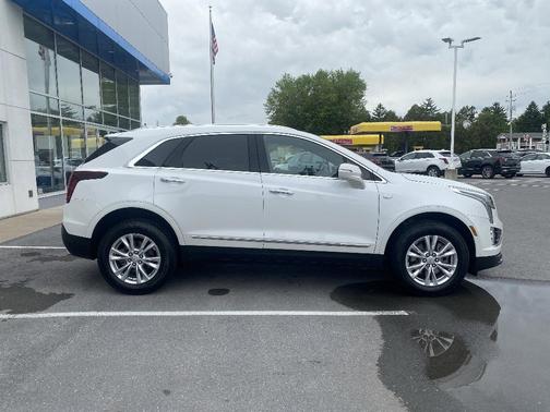 Crystal White Tri-Coat 2023 Cadillac XT5 Luxury
